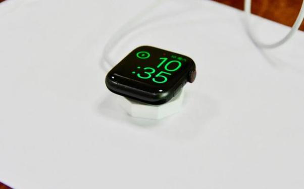 applewatch7用多大的充电头比较好？苹果手表7用什么充电器（最新）-第7张图片-创耀新闻网